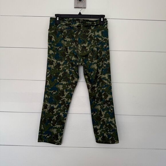 RBX Women’s Medium Green Camo Cropped Pants Leggings - Picture 2 of 4